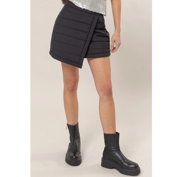 #039BLK NEW! MOST FABULOUS QUILTED MINI SKIRT - Picture 10 of 10